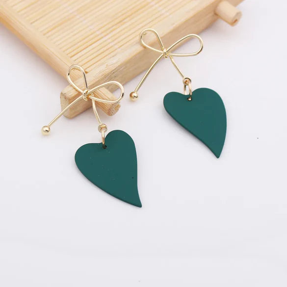 Ladies green love heart dangling earrings