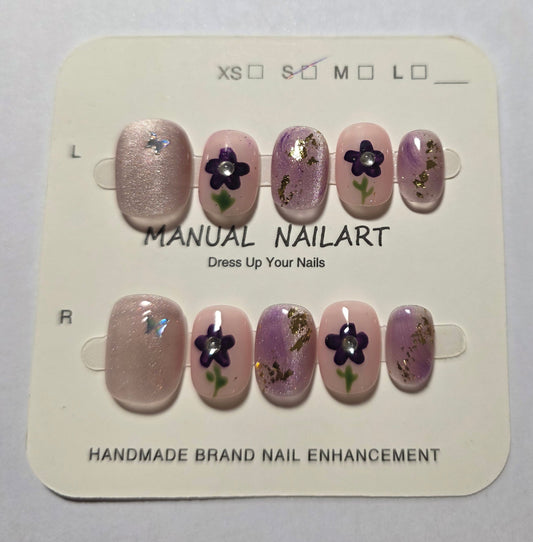 Ladies pink purple and gold cat eye with cyte flowers press on nails small