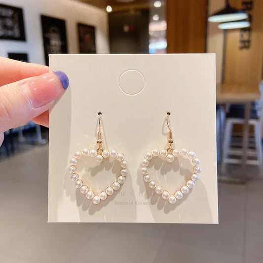 Ladies white elegant posh pearl heart dangle earrings